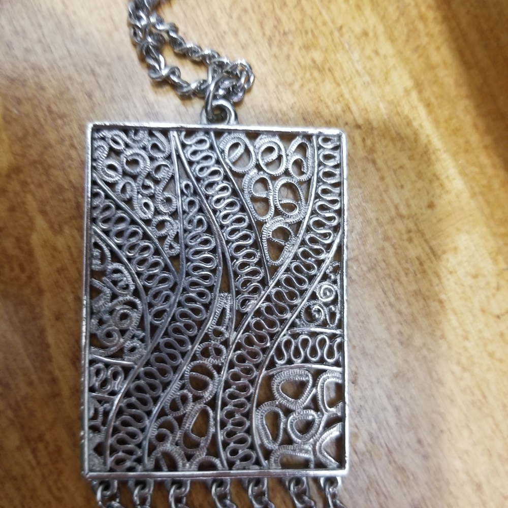 Beautiful Silvertone Statement Necklace Unbranded - image 3